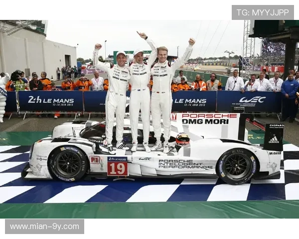 阿布扎比季终测试,年轻车手获展示机会 阿布扎比季终测试,年轻车手获展示机会